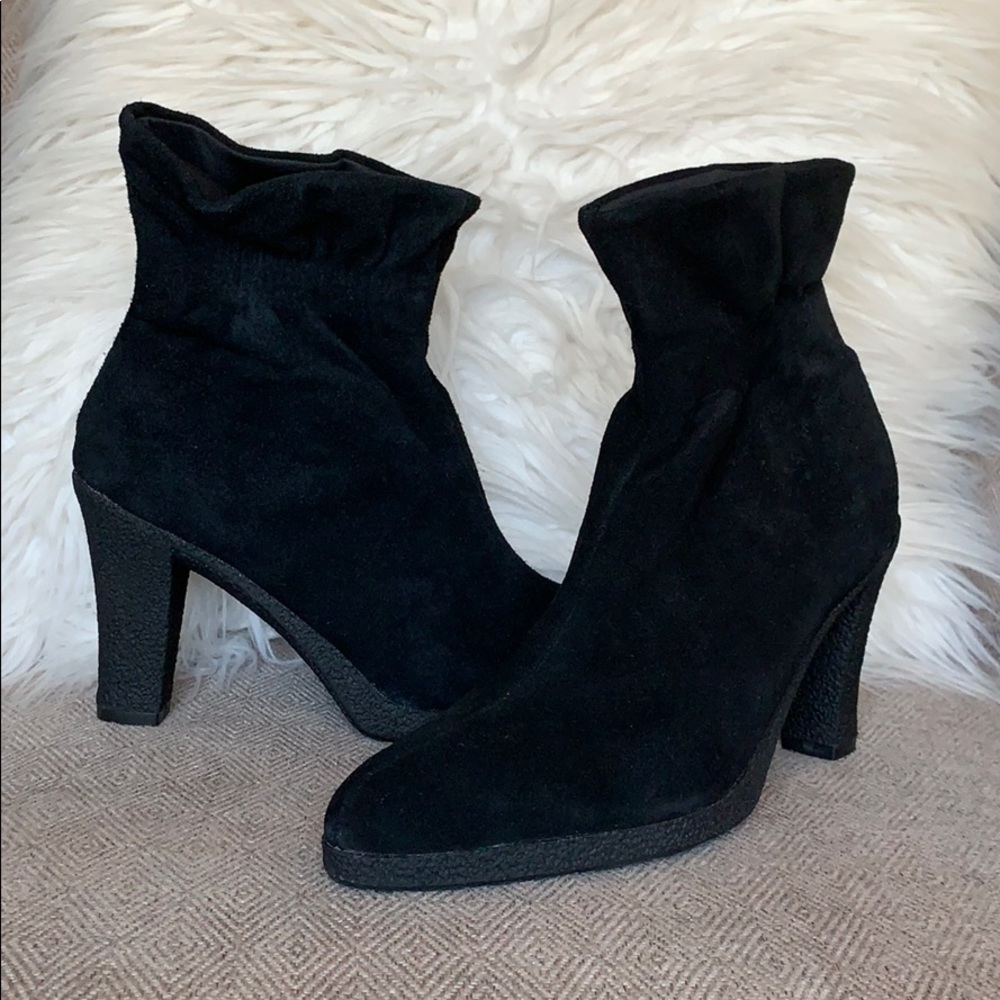 Colin Stuart Suede Ruffle Ankle Booties - Picture 3 of 8